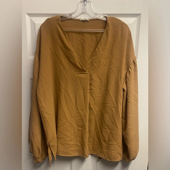143 Story By Lineup Neutral Colored V-Neck Blouse Size 1X - Picture 1 of 4